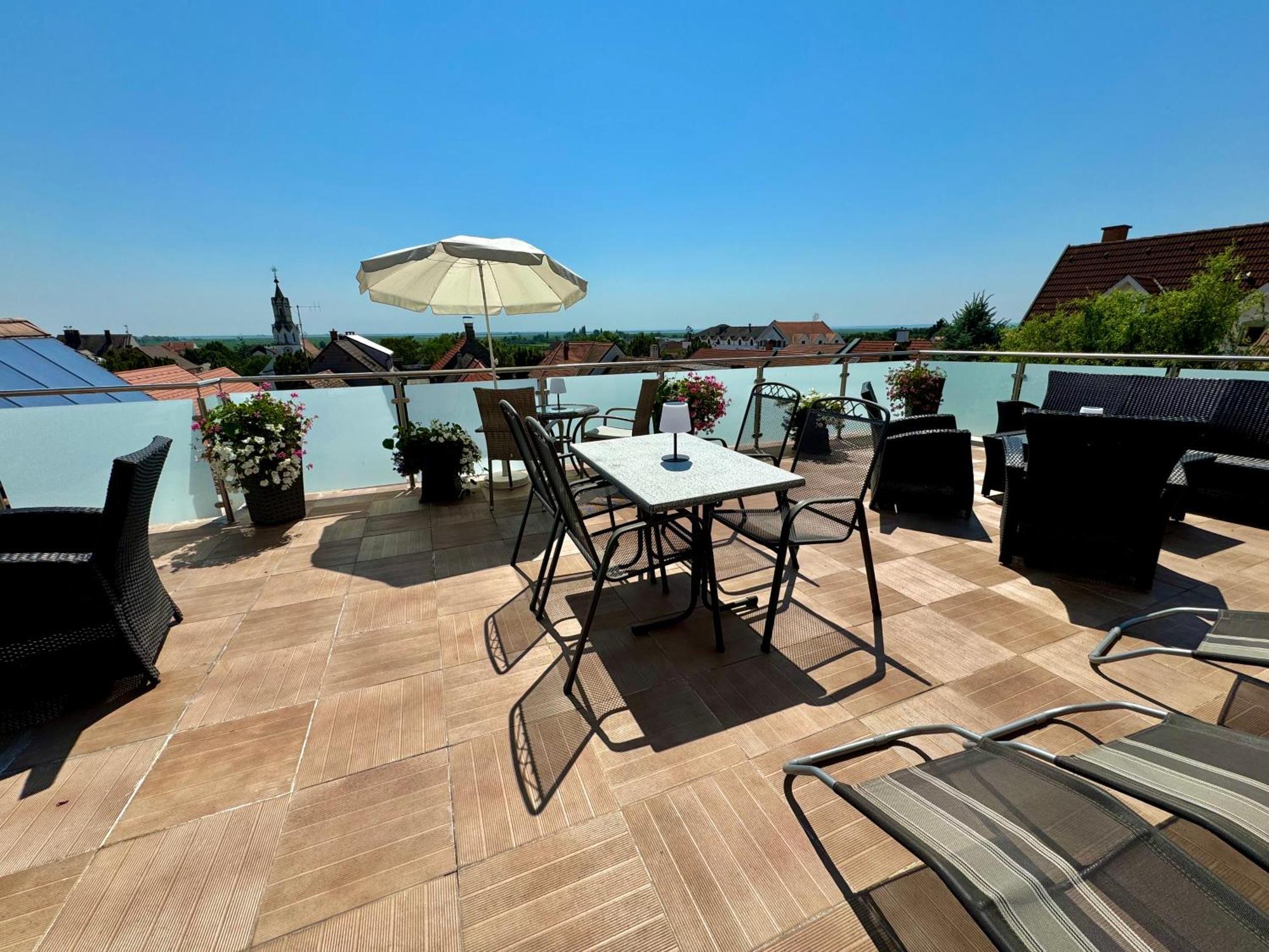 Pension Seeblick Mörbisch am See Екстериор снимка