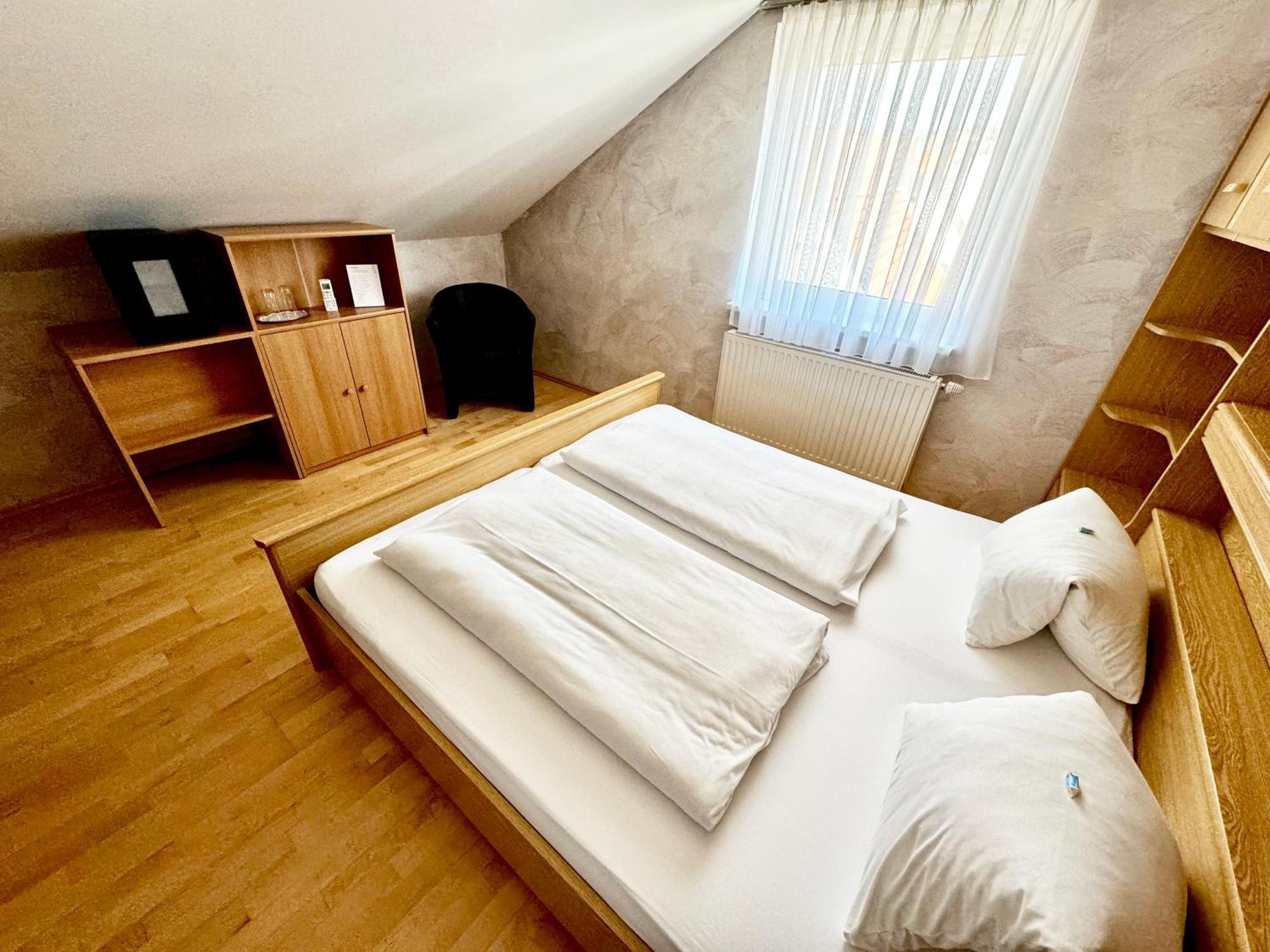 Pension Seeblick Mörbisch am See Стая снимка